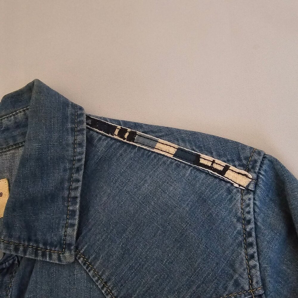 Gap 1969 Blue Horse Print Shoulder Side Pattern Trim Denim Western Shirt Size M - Picture 7 of 13